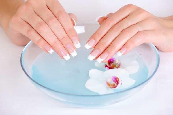 Extensión de uñas en casa con gel, acrílico, en formas, usando puntas, servilletas para ti.