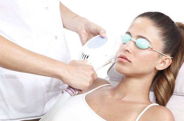 Kako se riješiti dlaka na licu kod žena - proizvodi i postupci, uklonite koncem, kremom, laserom
