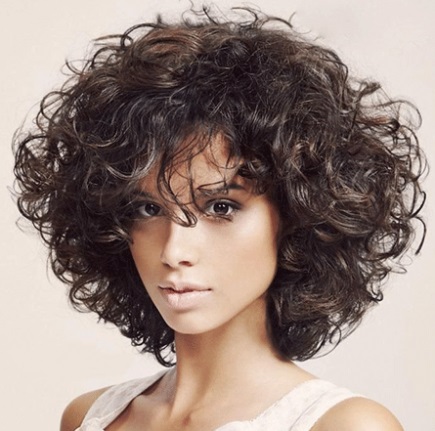 Haircuts for curly hair of medium length. Photo of fashionable women's hairstyles