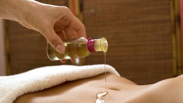 Антицелулитна масажа код куће. Како учинити мршављење стомака, ногу, задњице и других делова тела. Корак по корак упутства са фотографијом