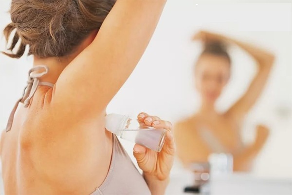 Causes i tractament de la sudoració severa de les aixelles a les dones. Com eliminar la sudoració amb remeis populars