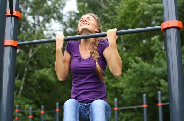 How to learn to pull up on a horizontal bar from scratch at home