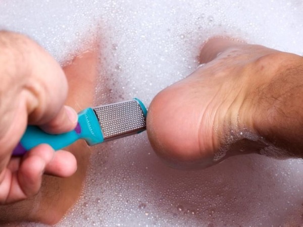 Cách loại bỏ da sần sùi ở gót chân nhanh chóng và hiệu quả tại nhà