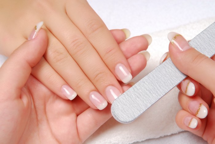 Manicure cantik di rumah. Idea manicure yang bergaya, sederhana, asli - arahan langkah demi langkah dengan foto