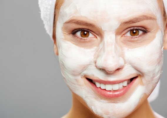Anti-aging ansiktsmasker, fra rynker rundt øynene, for hud etter 30, 40, 50 år. Oppskrifter og hvordan du søker hjemme