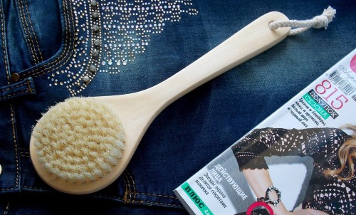 Escova de massagem corporal. Avaliações das melhores escovas anticelulite com cabo removível, dupla face. Como usar em casa