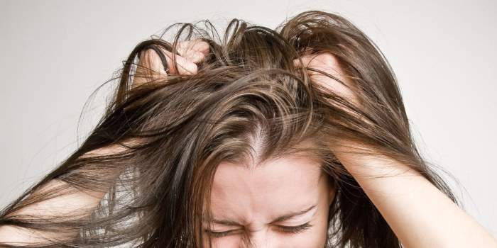 Pérdida de cabello en mujeres: cómo detener, qué hacer: champús, aceites, mascarillas, complejos vitamínicos