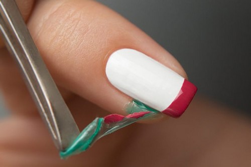 Diseño de uñas con cinta para uñas cortas y largas. Fotos, ideas con pedrería, cinta adhesiva. Clase magistral: cómo hacer una manicura con esmalte en gel.