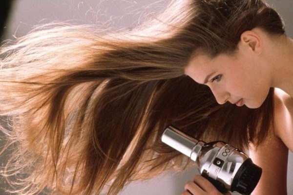 قص الشعر المتتالي للشعر المتوسط ​​مع الانفجارات وبدونها. من يناسب ، كيف يقطع ، خيارات الصورة