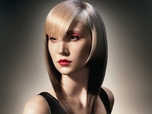Potongan rambut wanita yang bergaya untuk rambut sederhana, pendek dan panjang. Item baru 2020, foto