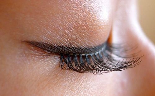 การต่อขนตา: ประเภทเทคนิคเอฟเฟกต์ภาพถ่ายข้อดีข้อเสียวิธีการทำผลที่ตามมาและอันตราย