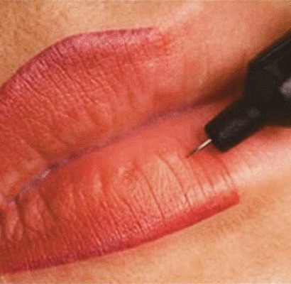 Tatuaggio labbra con sfumature: colore naturale, 3D, miass, caramello, foto