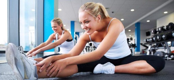 Träning för att få muskelmassa för tjejer: styrka, konditionsträning, uppvärmning