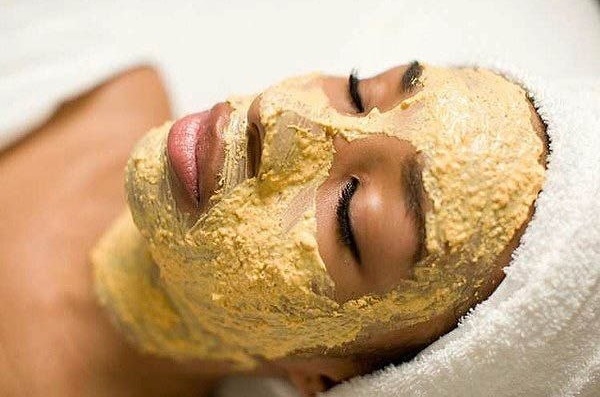 Ang moisturizing facial mask sa bahay. Nangungunang 10 rating