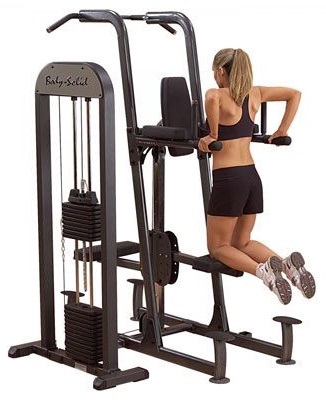 Exercicis bàsics per a dones per a músculs pectorals amb peses, peses, peses, expansor, per al pes corporal
