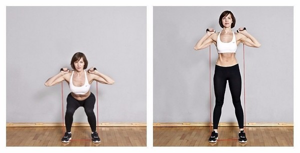 Hvordan pumpe opp brystmusklene hjemme for en jente med manualer, push-ups, på den horisontale linjen. Treningsprogram i en uke, en måned