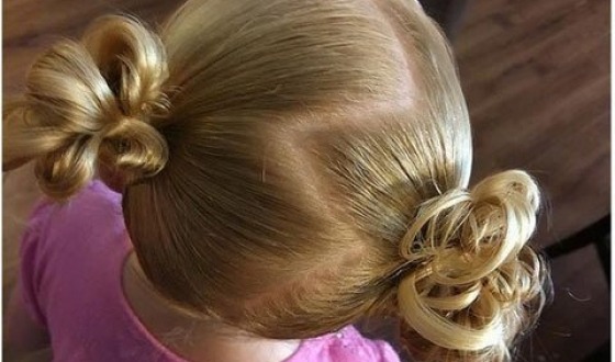 Gaya rambut yang cantik dengan rambut pendek untuk kanak-kanak perempuan ke sekolah, tadika, sederhana dalam 5 minit, jalinan, arahan dengan foto