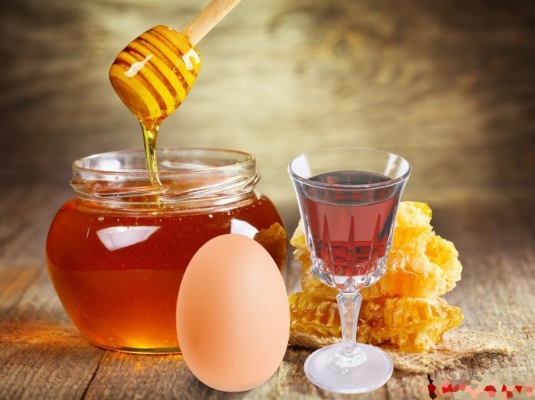 Μάσκες για την ανάπτυξη των μαλλιών από αυγά, μέλι, κολλιτσίδα, άλλες συνταγές στο σπίτι. Κανόνες για την προετοιμασία και τη χρήση