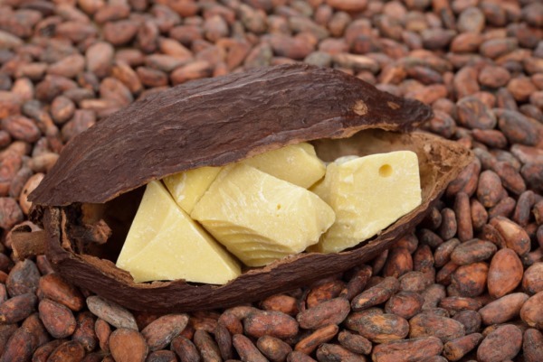 Kakaosmör - användbara egenskaper och tillämpningar inom kosmetologi. Recept för ansikte, händer, kropp, hår hemma