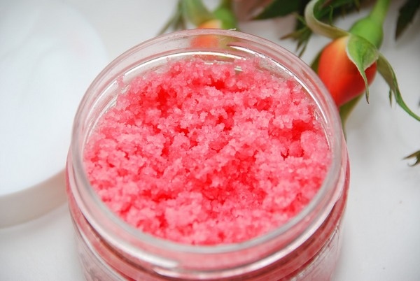 Facial scrubs at home. Recipes for acne, blackheads, wrinkles, oily, dry, combination skin