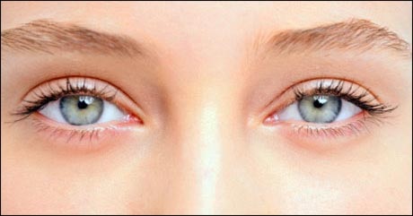 Mittel zur Hautpflege um die Augen nach 30, 40 Jahren. Bewertung der besten kosmetischen Produkte und Volksrezepte