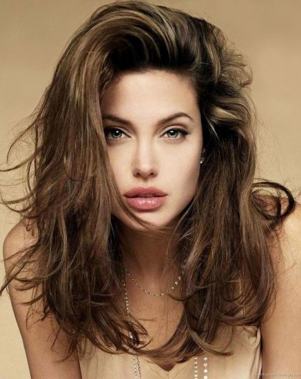 Tagli di capelli alla moda per le donne per capelli lunghi per tipo di viso, con e senza frangia. Novità 2020, foto