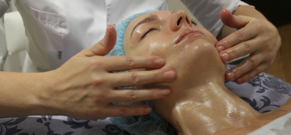 Anti-rimpel gezichtsmassage: Japanners worden 10 jaar jonger, Tibetaans, Chinees, Zogan, acupressuur om het ovaal aan te halen