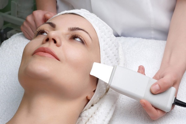 Causes d’acne al front en dones, quin òrgan no està en ordre? Com desfer-se de casa, tractament