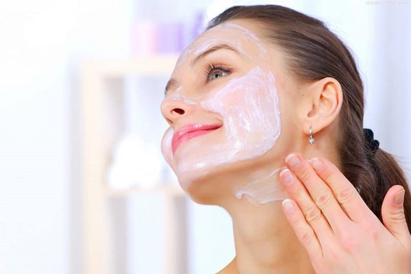 Solcoseryl für das Gesicht von Falten: Bewertungen von Kosmetikerinnen, was ist besser Gel oder Salbe, wie zu Hause zu verwenden