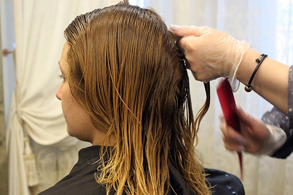 Brazilian hair alisante Brazilian blowout: restauração de queratina, soro alisante Cocochoco. Críticas e preços
