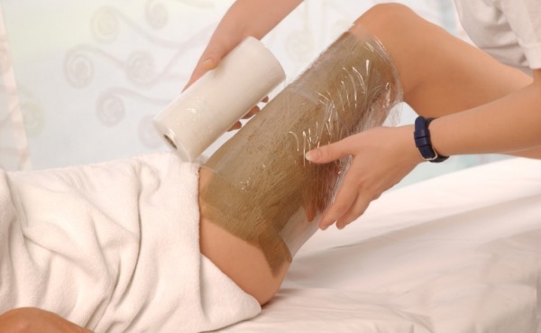 Como se livrar da celulite nas pernas em casa: rapidamente, após o parto, atrás, nas panturrilhas. Exercício, envolvimentos, massagem, dieta