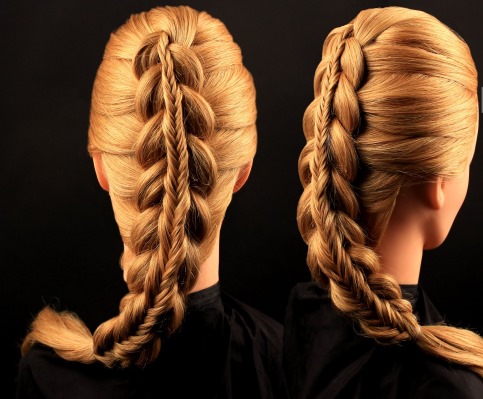 Gaya rambut dengan tocang untuk rambut sederhana, panjang. Perancis, Yunani, jalinan di sisi, di sekitar kepala, dengan poni, untuk perkahwinan