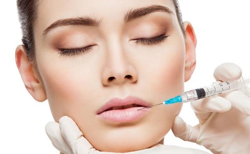 Hyaluronzuur voor lippen: voor en na foto's, voor- en nadelen, effect, contra-indicaties. Procedure prijs en beoordelingen