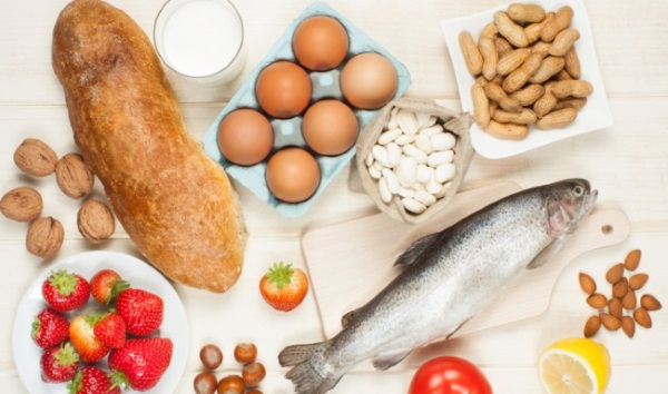 نظام غذائي خالٍ من الكربوهيدرات: قائمة طعام وطاولة طعام لمرضى السكر والرياضيين وفقدان الوزن. لمدة أسبوع ، كل يوم