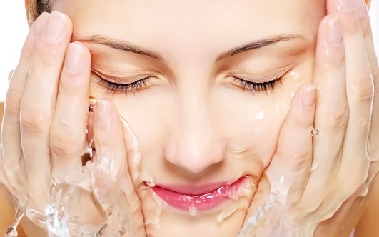 Limpando o rosto em casa. Como fazer de cravos, acne, wen por remédios populares. Receitas para máscaras e esfrega, aparelhos para uso doméstico