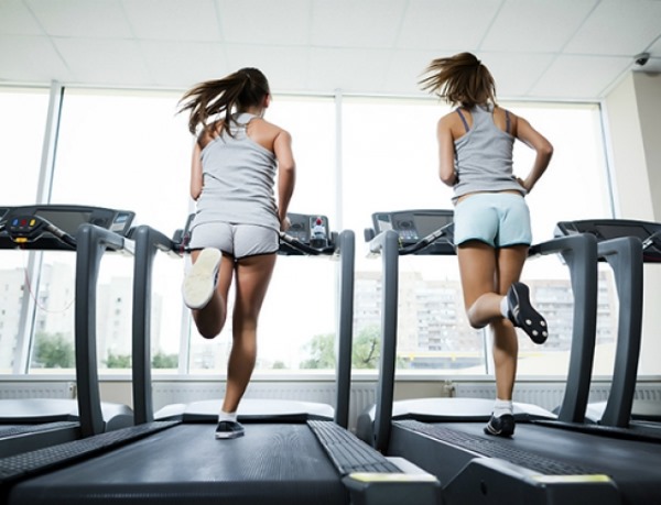 Gym träningsplan för tjejer. Kretsövning för viktminskning, fettförbränning, muskelpumpning, kardio