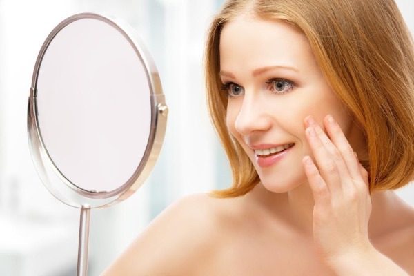 Veido, mišrios, riebios, problemiškos, sausos ir jautrios odos aplink akis odos priežiūros produktų įvertinimas