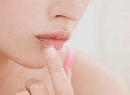 Bisabolol. Was ist es in Kosmetika, Gebrauchsanweisung, Eigenschaften, Nutzen und Schaden für Gesicht, Lippen, Haare