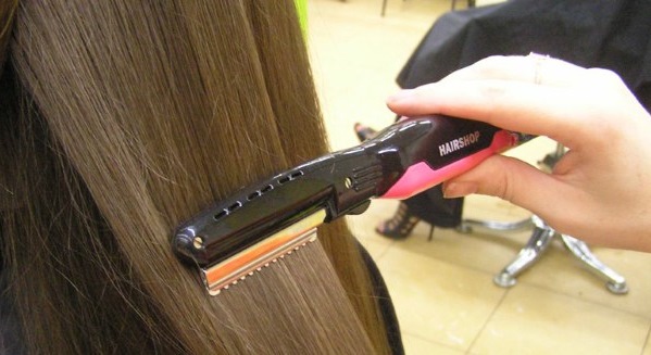 Collagène pour les cheveux. Types, caractéristiques, avantages et inconvénients, conséquences de l'utilisation