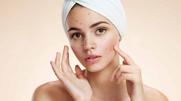 Aceite de oliva antiarrugas para el rostro. Quién es adecuado, beneficios y perjuicios, características de la aplicación. Recetas para mascarillas, compresas, cremas, lociones, exfoliantes