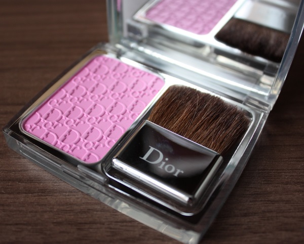 Blush. How to apply and match for different face types. Review of the best manufacturers