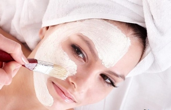 Хепаринска маст за лице у козметологији. Особине и примена код бора, модрица, врећица, натечености испод очију