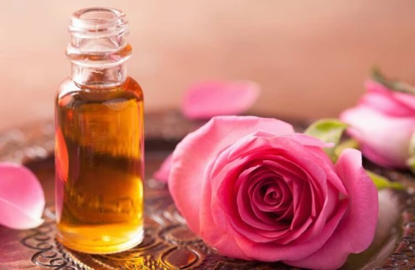 Les huiles de massage et leurs propriétés. Basique et indispensable pour érotique, anti-cellulite, cicatrisante, anti-âge