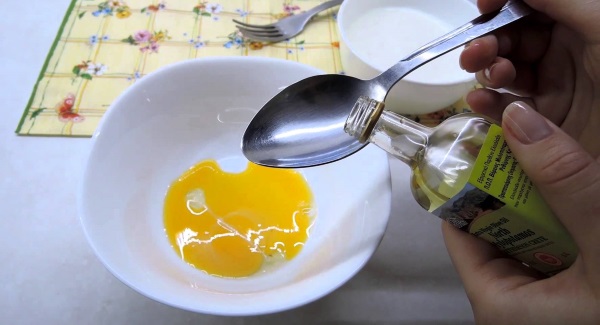 Ελαιόλαδο για τα μαλλιά: συνταγές για μάσκες, χρήση με μέλι, αυγό, κρόκο, κανέλα. Πώς να εφαρμόσετε τη νύχτα
