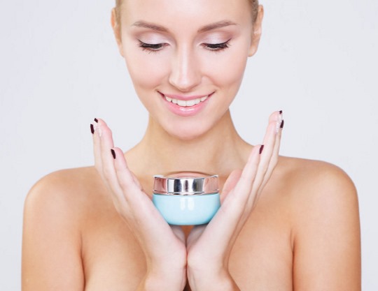 Oily skin care: daily, summer, winter. Features of the use of cosmetic professional and folk remedies