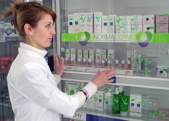 Cosmétiques en pharmacie, cote de popularité: pour les peaux à problèmes, pour l'acné, anti-âge. Français, russe, marques