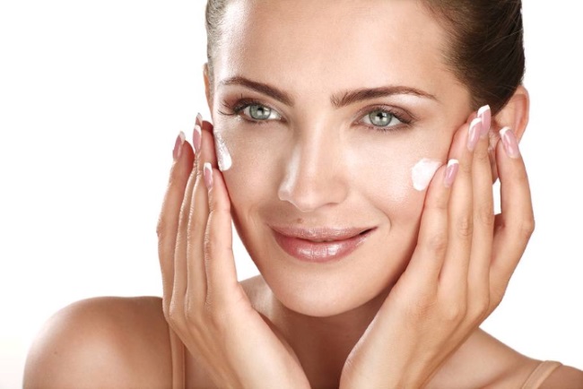 Comment prendre soin de la peau sensible. Crèmes, masques, gommages, toniques, lait, physiogel hydratant, lavage et nettoyage