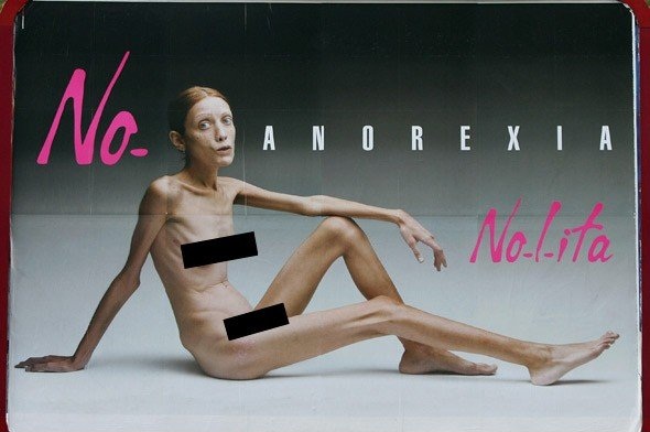 Den värsta personen i världen är en kvinna. Anorexiska tjejer, modeller, kändisar. Ett foto