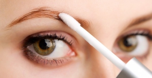 Ang Nicotinic acid para sa eyebrows at eyelashes sa ampoules. Application, kung paano gamitin, mga larawan, repasuhin