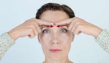 Cómo eliminar una arruga entre las cejas. Yeso, ungüentos, cremas, ejercicios, masajes, botox